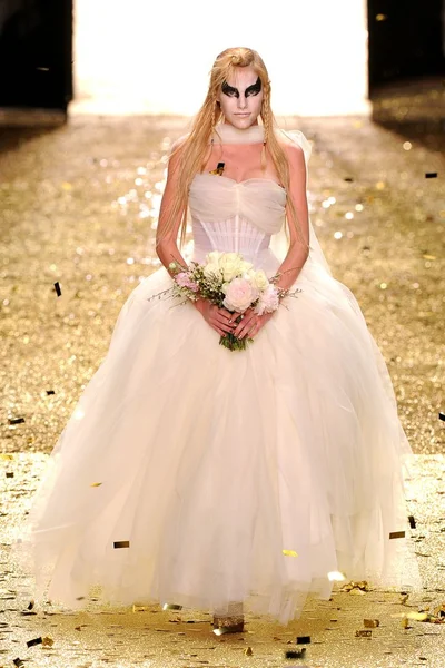 Look 50